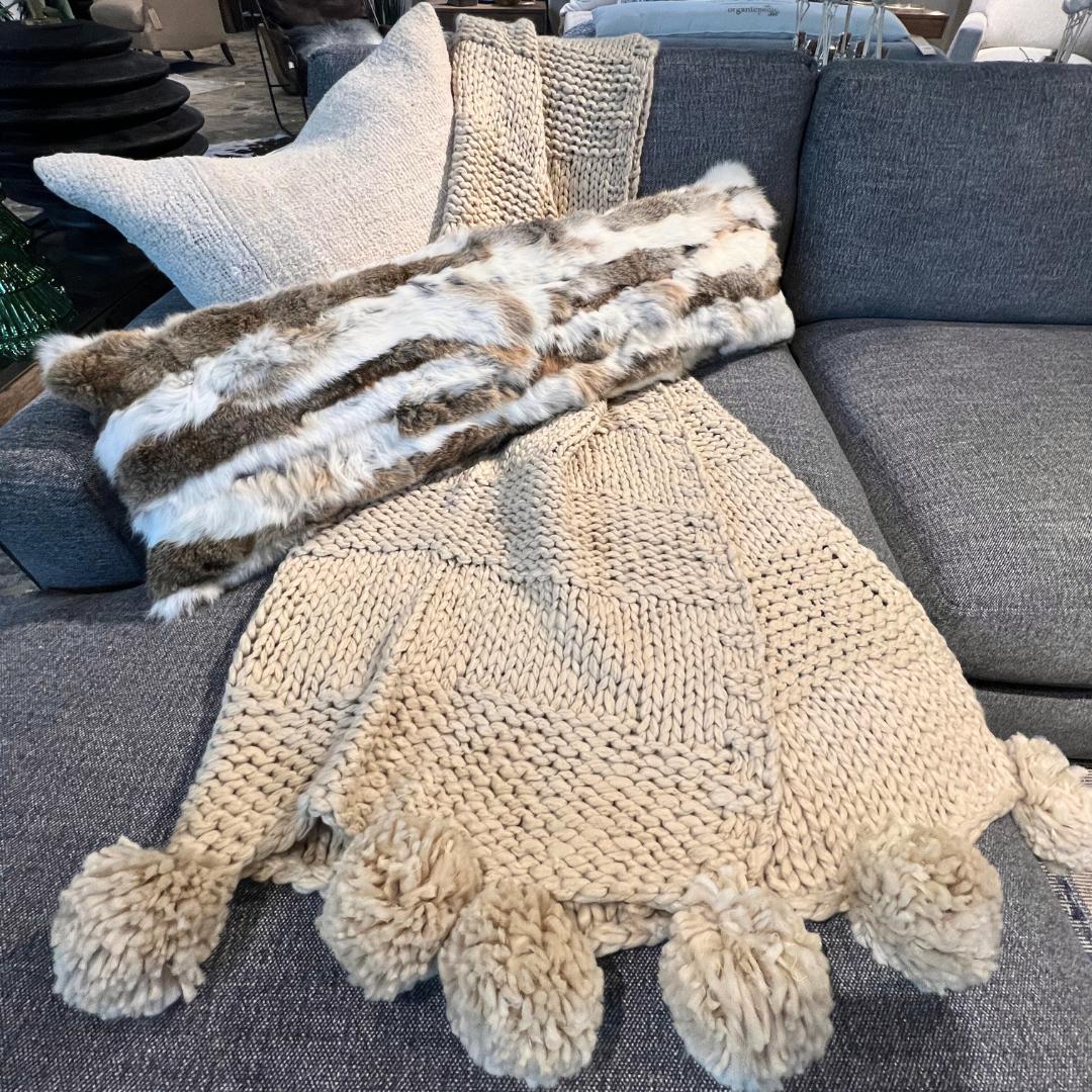 holiday-shop-pillow-throw-cream